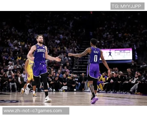 2011年湖人对阵太阳季后赛首战回顾与精彩瞬间分析